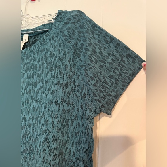 Athleta Teal Patterned Short Sleeve Top - Picture 3 of 6